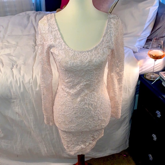 Long sleeve lace dress - Picture 3 of 4